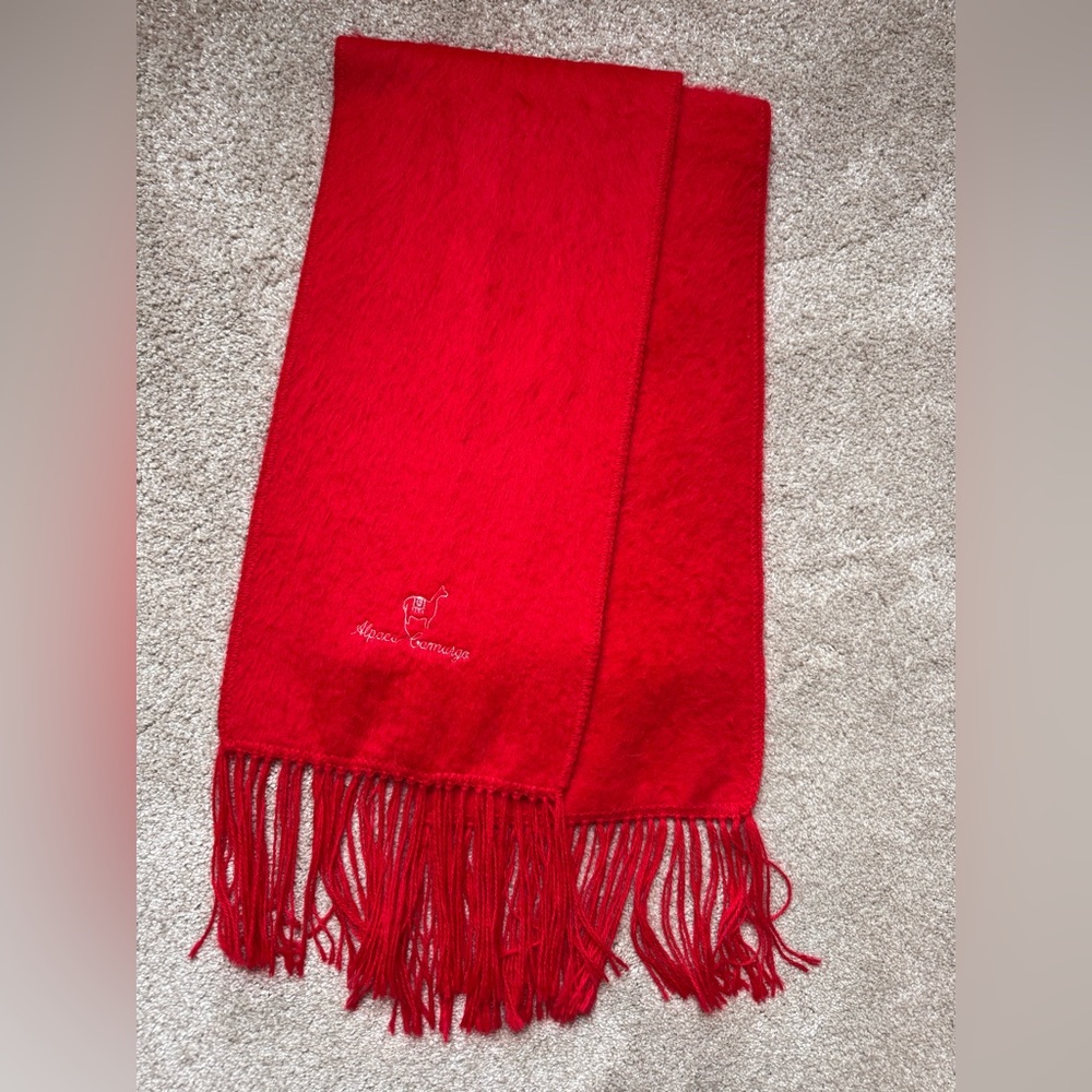 Alpaca Camargo red scarf